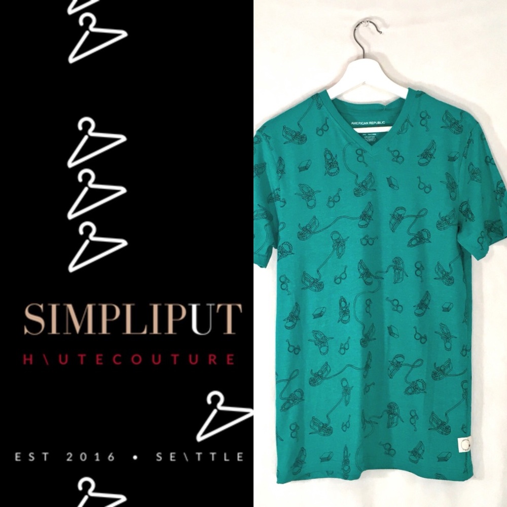 Men Jade Green V Neck Graphic Tee Sneaker Glasses